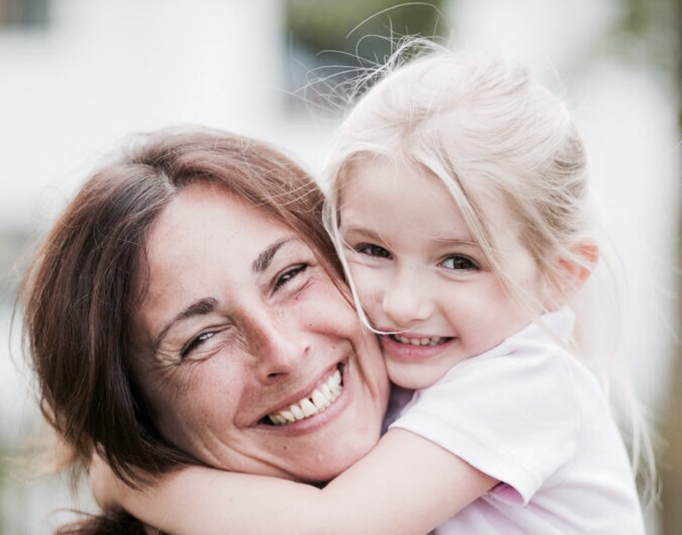 Meine kleine tochter reibt sich